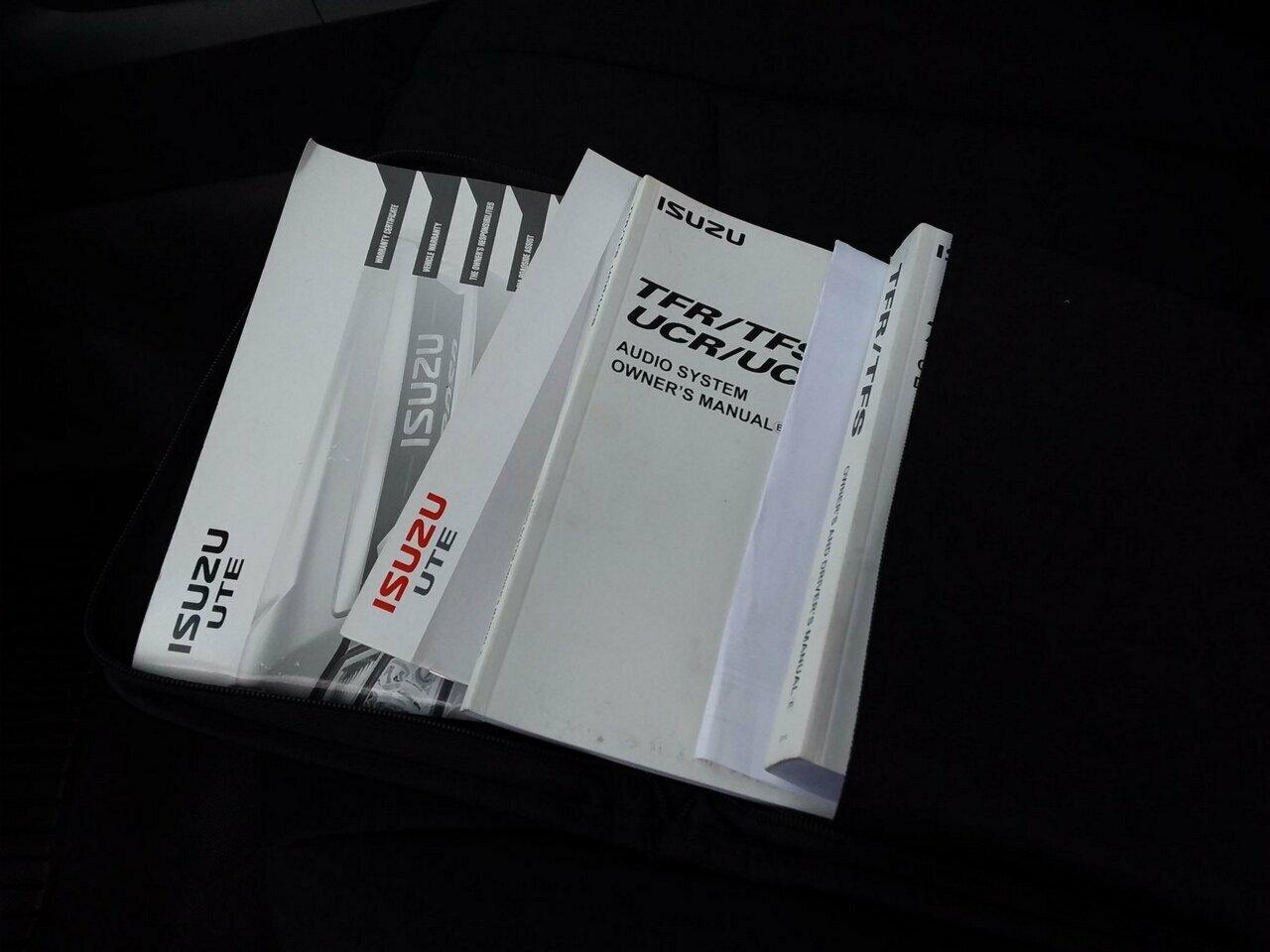 2015 Isuzu D Max Owners Manual