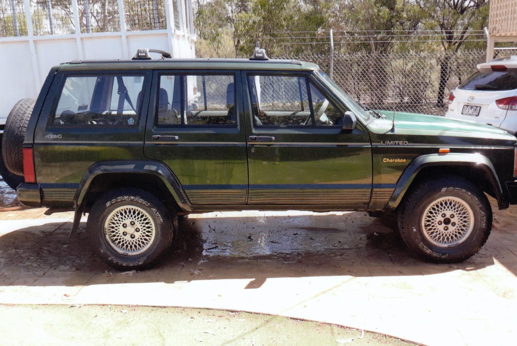1996 Jeep Cherokee Limited 4x4 Wagaon JFM5050905 JUST 4X4S