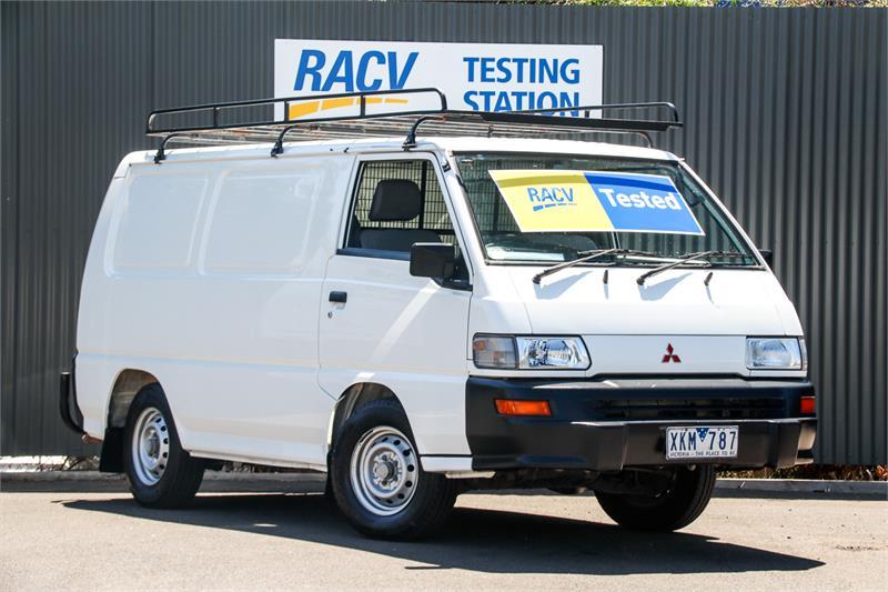 2010 mitsubishi express