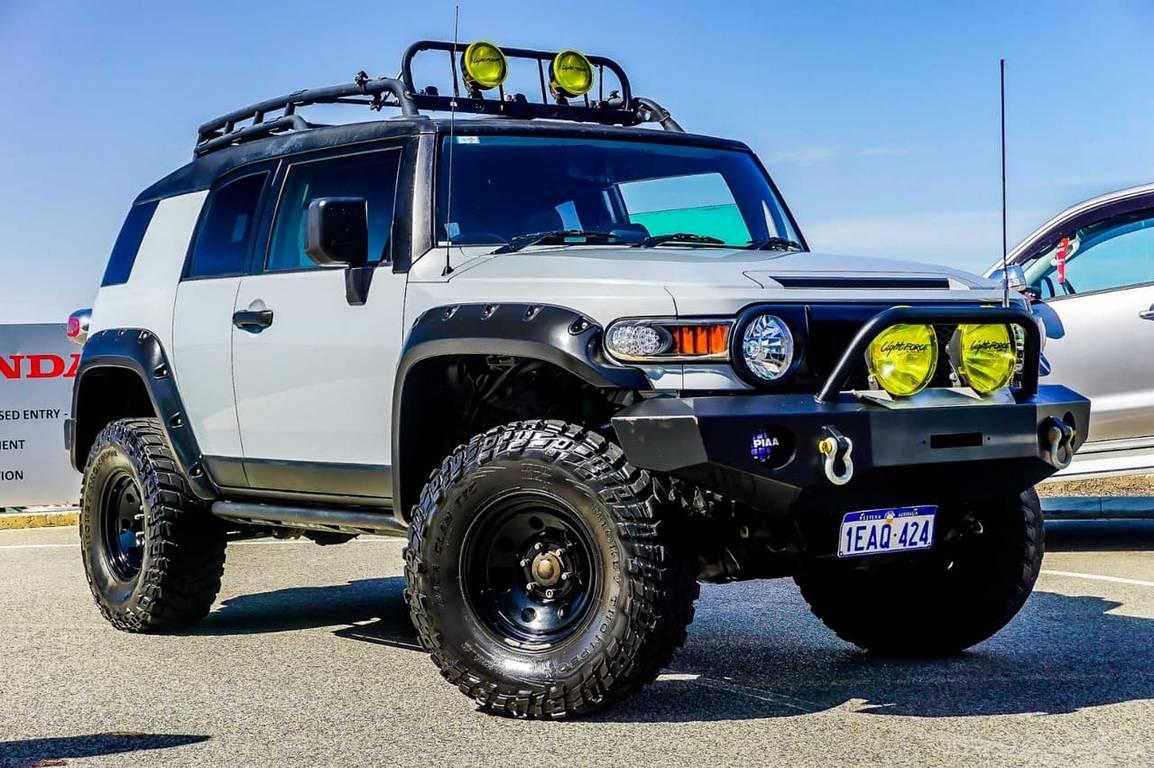 2012 Toyota Fj Cruiser Gsj15r 5 Sp Automatic 4d Wagon